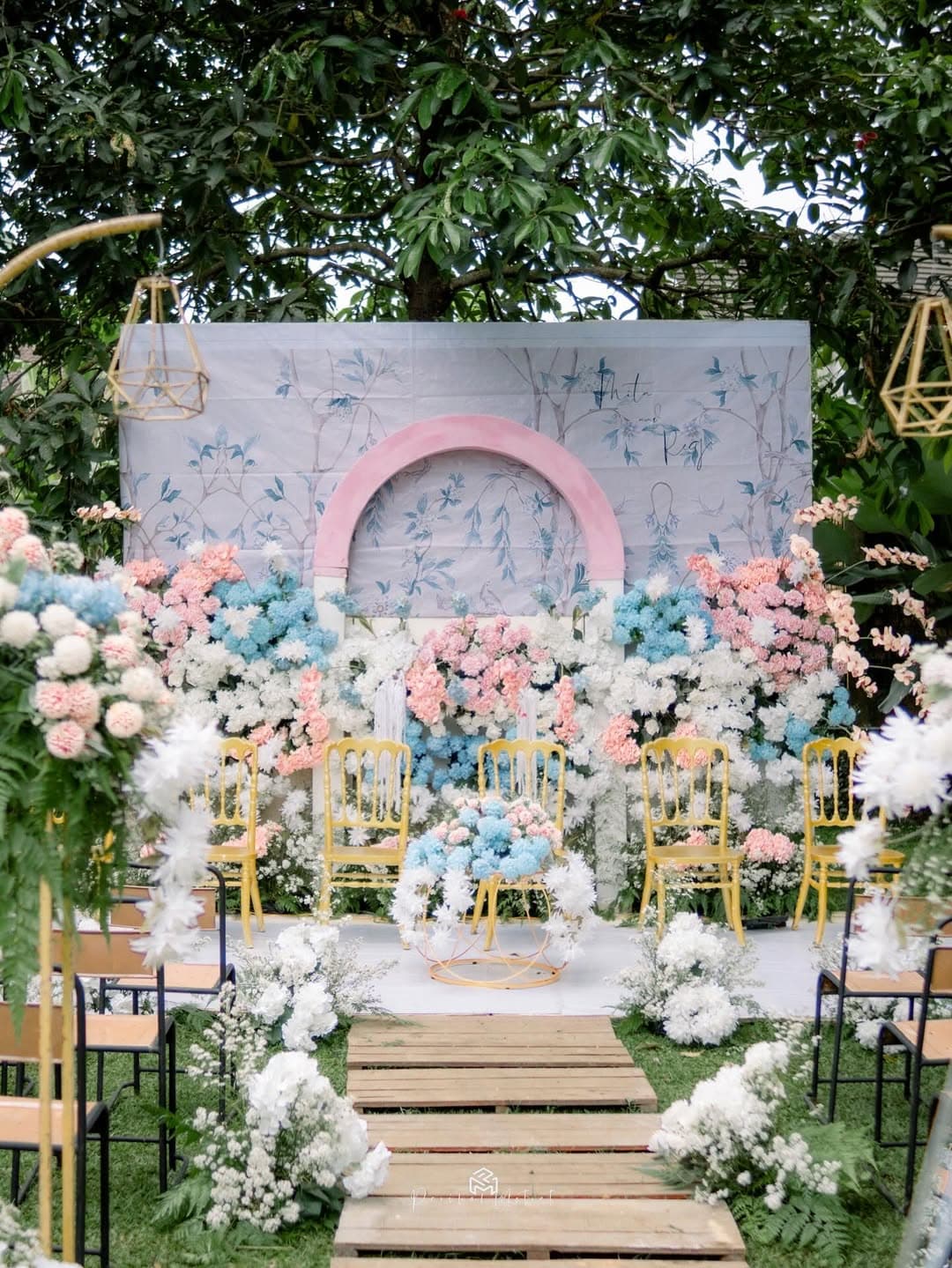 THE ENGAGEMENT EDIT visual 1